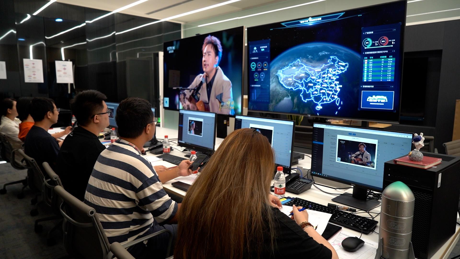 “百城千屏”點(diǎn)亮中秋團(tuán)圓夜，上海網(wǎng)絡(luò)技術(shù)賦能全國(guó)沉浸式視聽(tīng)盛宴